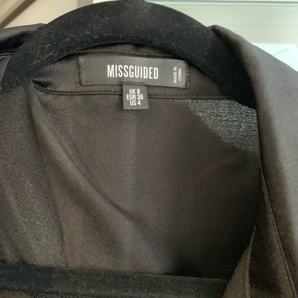 Satin shirt Miss Guided size US 4 oversized look - Picture 3 of 3
